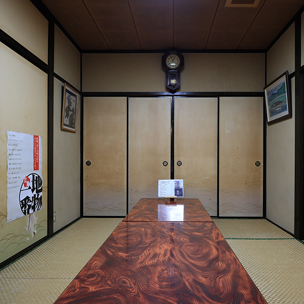 観光客も地元客も楽しめる居酒屋